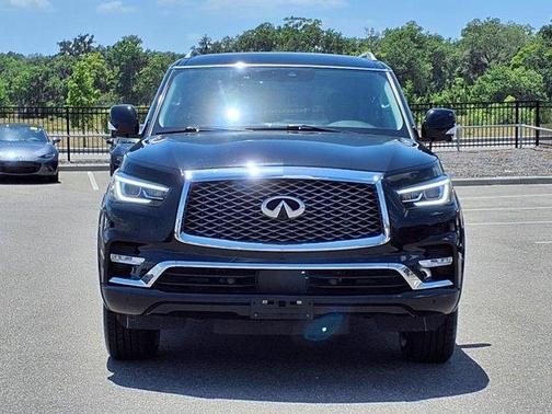 2023 INFINITI QX80 Luxe