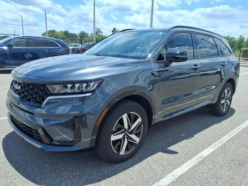 Gray 2023 Kia Sorento S