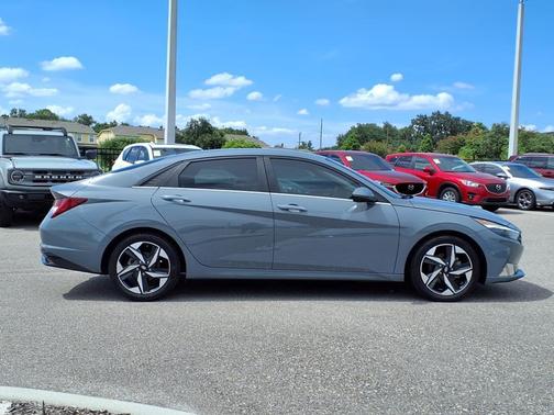 2021 Hyundai ELANTRA Limited