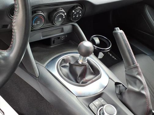 2019 Mazda MX-5 Miata Sport