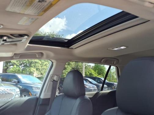 Crystal White Pearl 2024 Subaru Outback Limited XT
