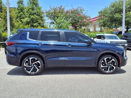 2022 Mitsubishi Outlander SE
