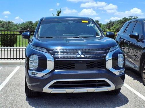 2022 Mitsubishi Outlander SE