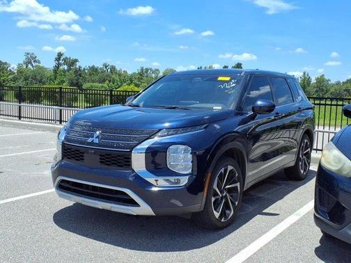 2022 Mitsubishi Outlander SE