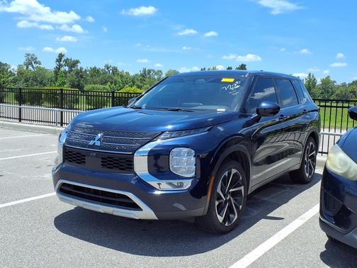 2022 Mitsubishi Outlander SE