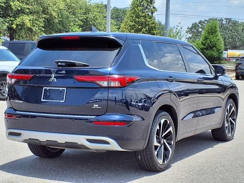 2022 Mitsubishi Outlander SE
