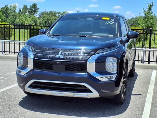 2022 Mitsubishi Outlander SE