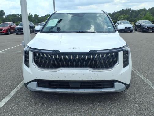 Snow White Pearl 2025 Kia Carnival LXS