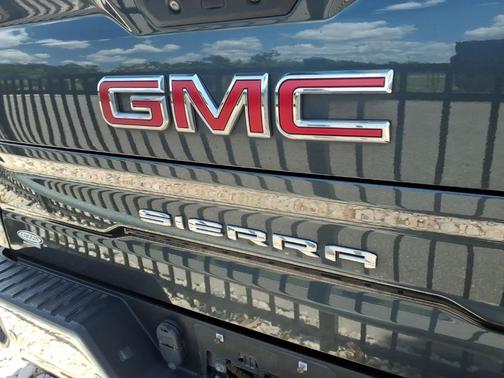 Dark Sky Metallic 2019 GMC Sierra 1500 SLT
