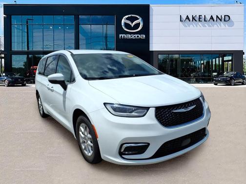 2023 Chrysler Pacifica Touring-L