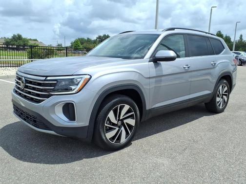 Silver Mist Metallic 2025 Volkswagen Atlas 2.0T SE w/Technology