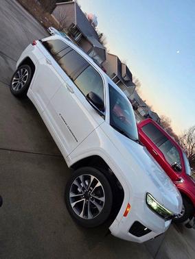 2022 Jeep Grand Cherokee Overland