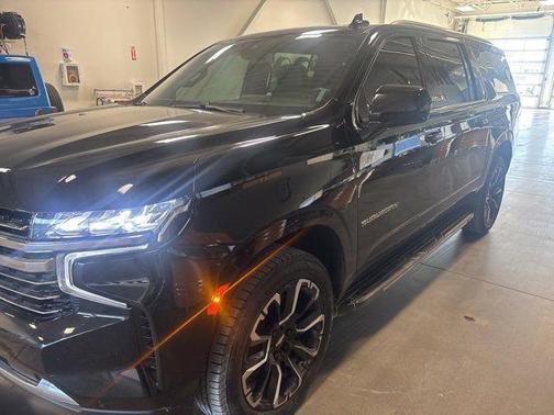 2022 Chevrolet Suburban LT