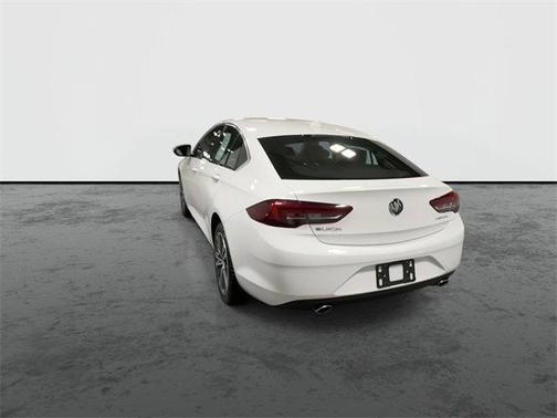 2018 Buick Regal Sportback Essence