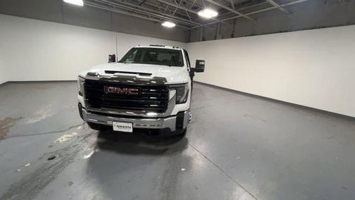 2025 GMC Sierra 3500 Pro