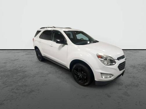 White 2017 Chevrolet Equinox LT