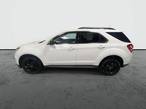 White 2017 Chevrolet Equinox LT