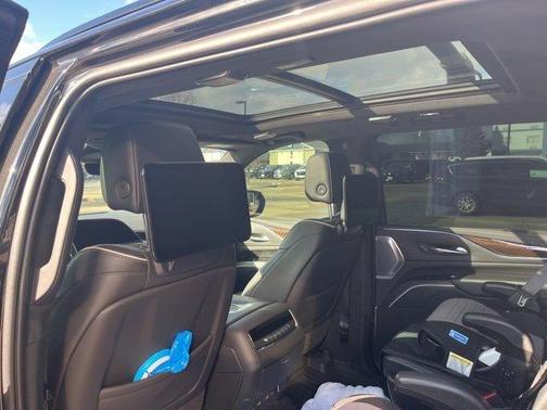 2022 Cadillac Escalade ESV Sport Platinum