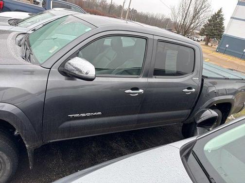 2018 Toyota Tacoma SR