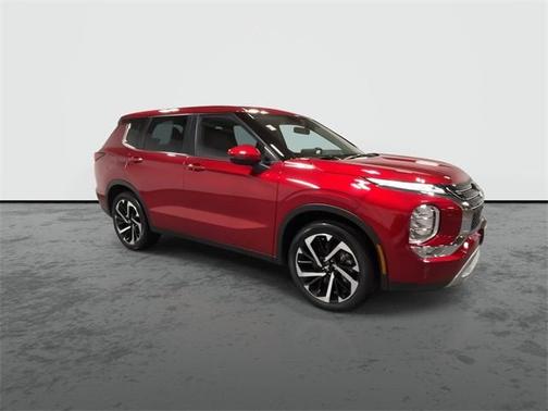 2023 Mitsubishi Outlander SE