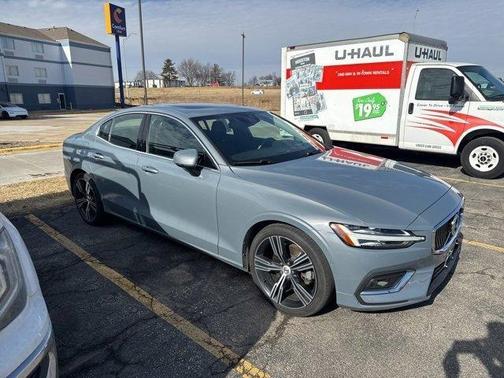 2022 Volvo S60 B5 Inscription