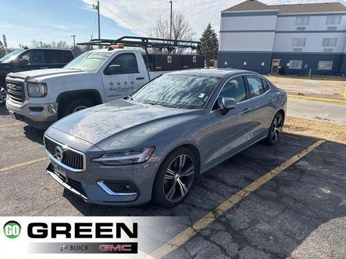 2022 Volvo S60 B5 Inscription