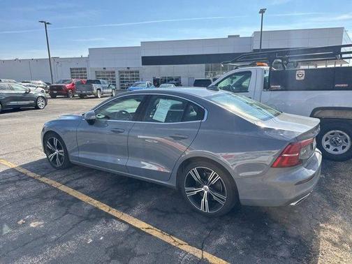 2022 Volvo S60 B5 Inscription