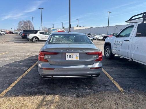 2022 Volvo S60 B5 Inscription