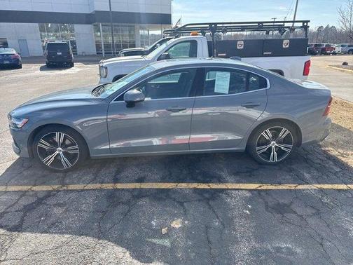 2022 Volvo S60 B5 Inscription