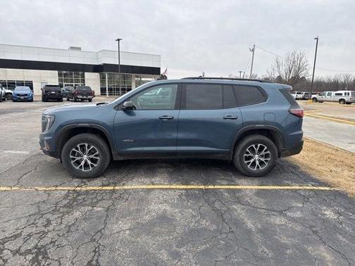 2024 GMC Acadia AT4