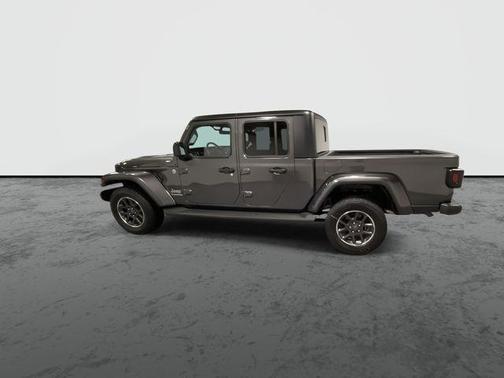 Gray 2022 Jeep Gladiator Overland