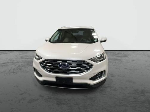 White 2019 Ford Edge Titanium