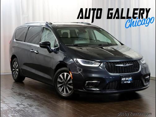 2021 Chrysler Pacifica Touring L