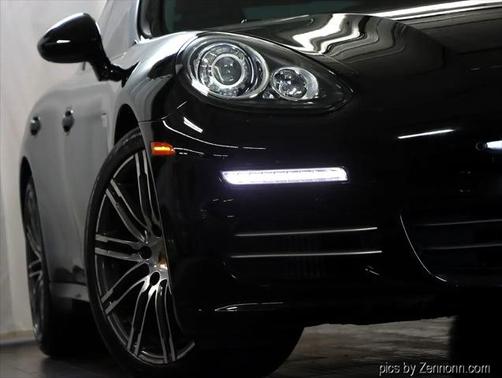 2015 Porsche Panamera 4S