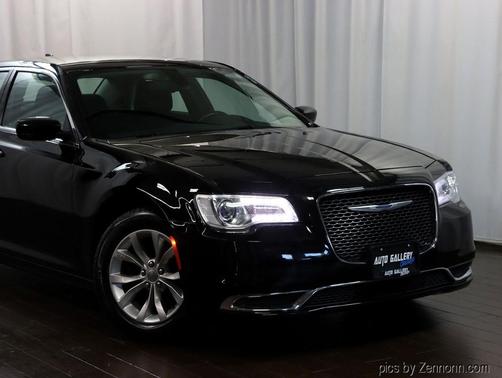 2018 Chrysler 300 Touring