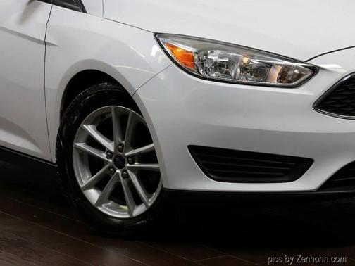 White 2015 Ford Focus SE
