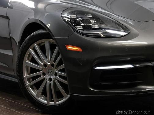 2017 Porsche Panamera 4