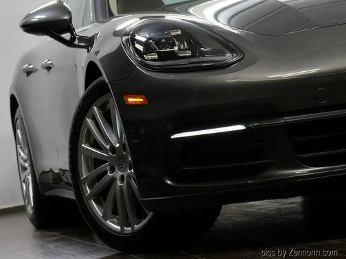 2017 Porsche Panamera 4