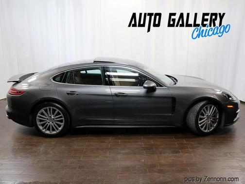 2017 Porsche Panamera 4