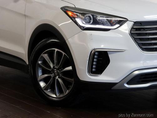 2017 Hyundai SANTA FE SE