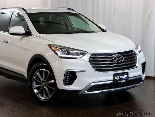2017 Hyundai SANTA FE SE