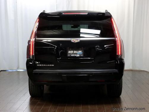 2017 Cadillac Escalade ESV Luxury