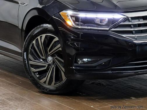 Black 2019 Volkswagen Jetta 1.4T SEL Premium