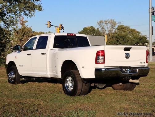 2022 RAM 3500 Tradesman Crew Cab 4x4 8' Box
