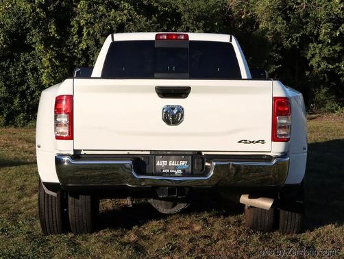 2022 RAM 3500 Tradesman Crew Cab 4x4 8' Box