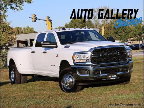 2022 RAM 3500 Tradesman Crew Cab 4x4 8' Box