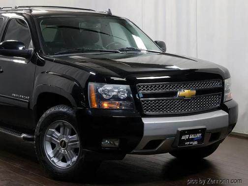 Black 2013 Chevrolet Avalanche LT