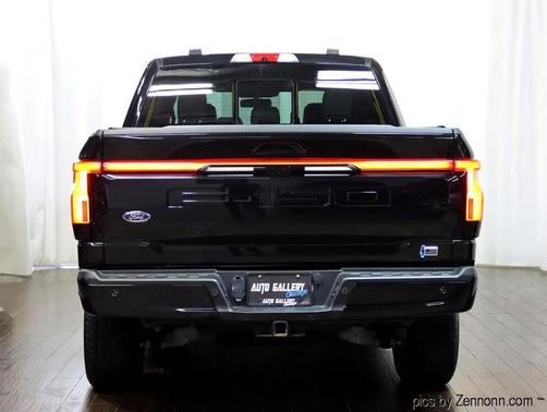 2022 Ford F-150 Lightning Platinum
