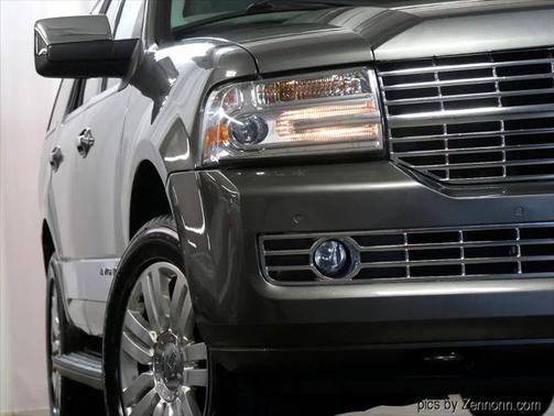 2013 Lincoln Navigator Base