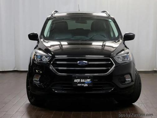 Black 2019 Ford Escape SE